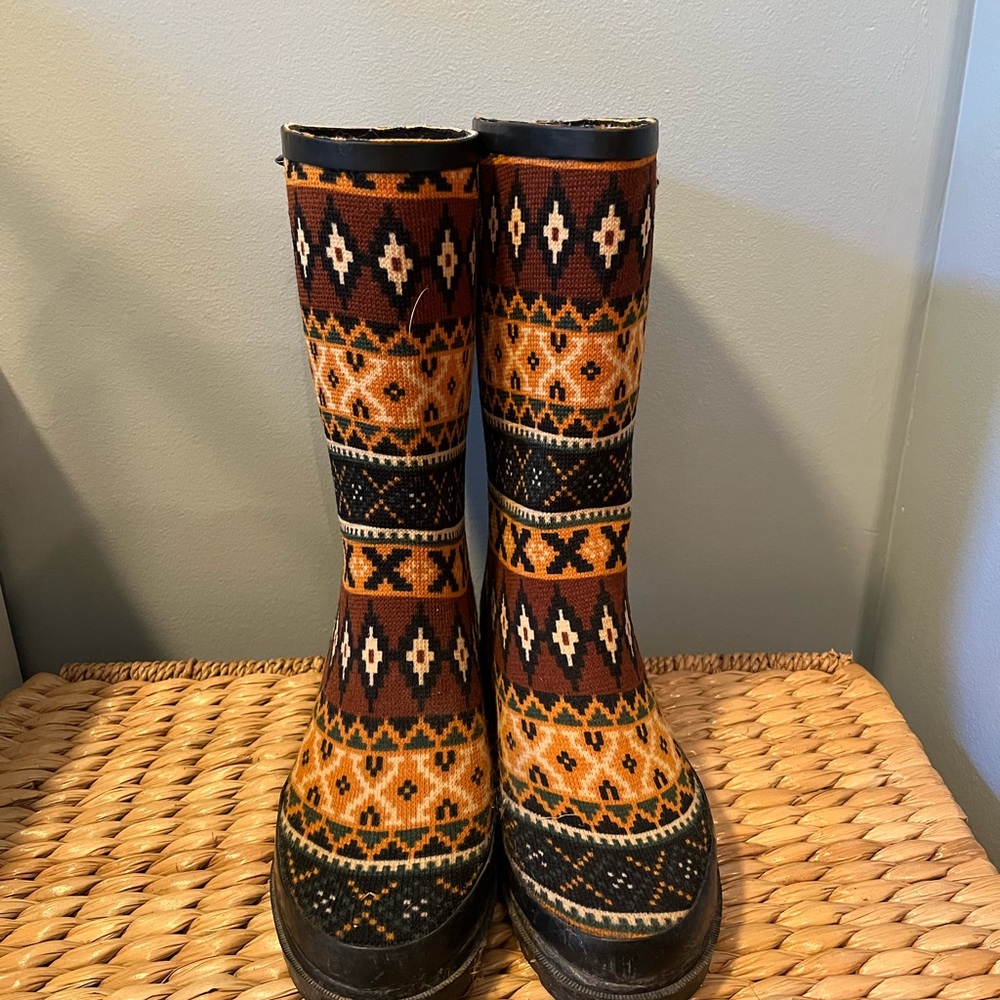 Muk Luks Geometric Patterned Winter Boots - Orange and Black